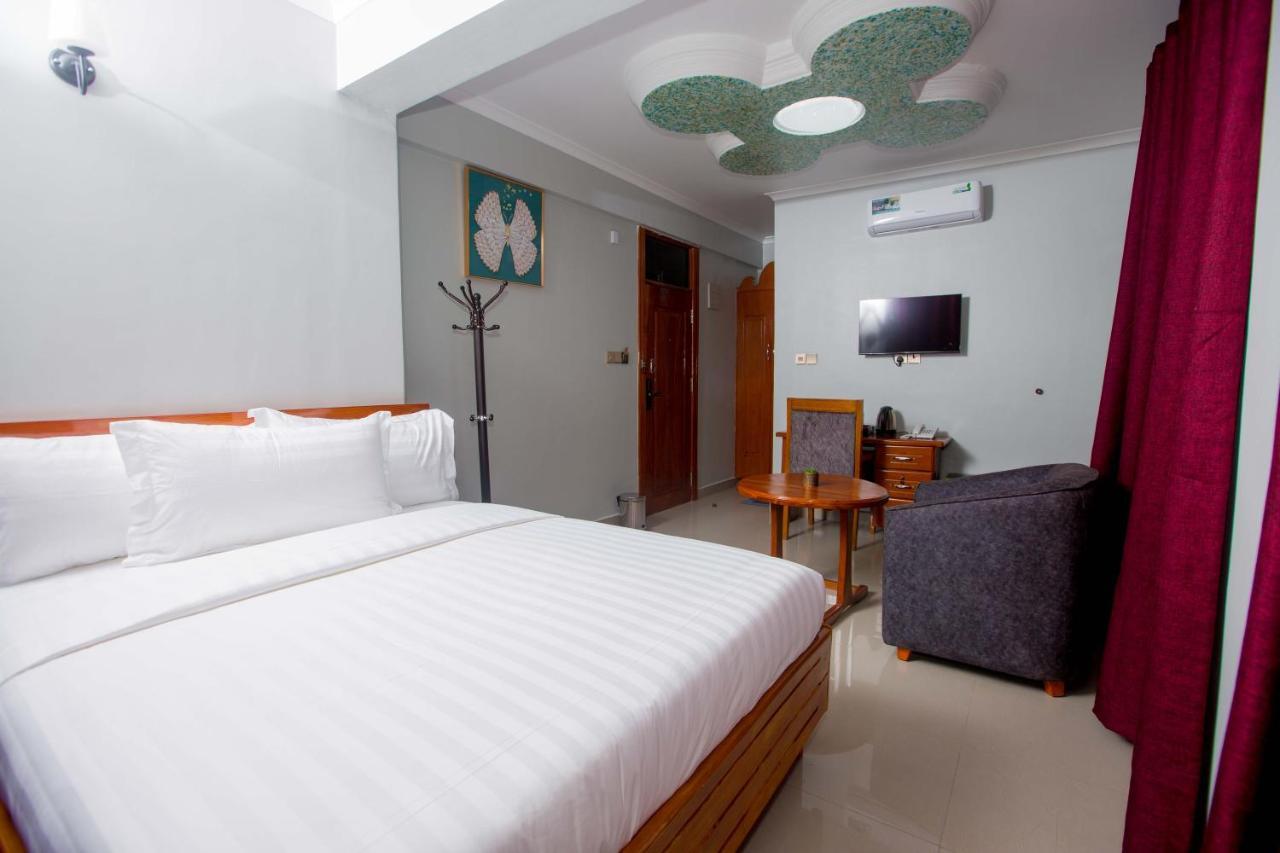 Hadjens Hotel Mwanza Exterior photo